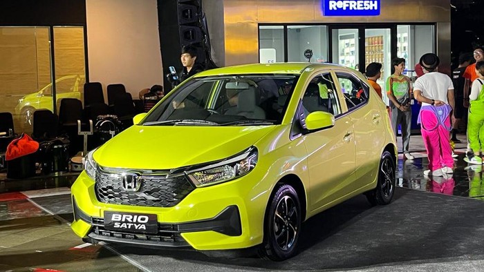 Harga mobil LCGC 2025 tembus Rp 200 juta