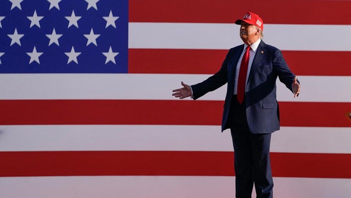 Donald Trump resmi menandatangani undang-undang Stablecoin